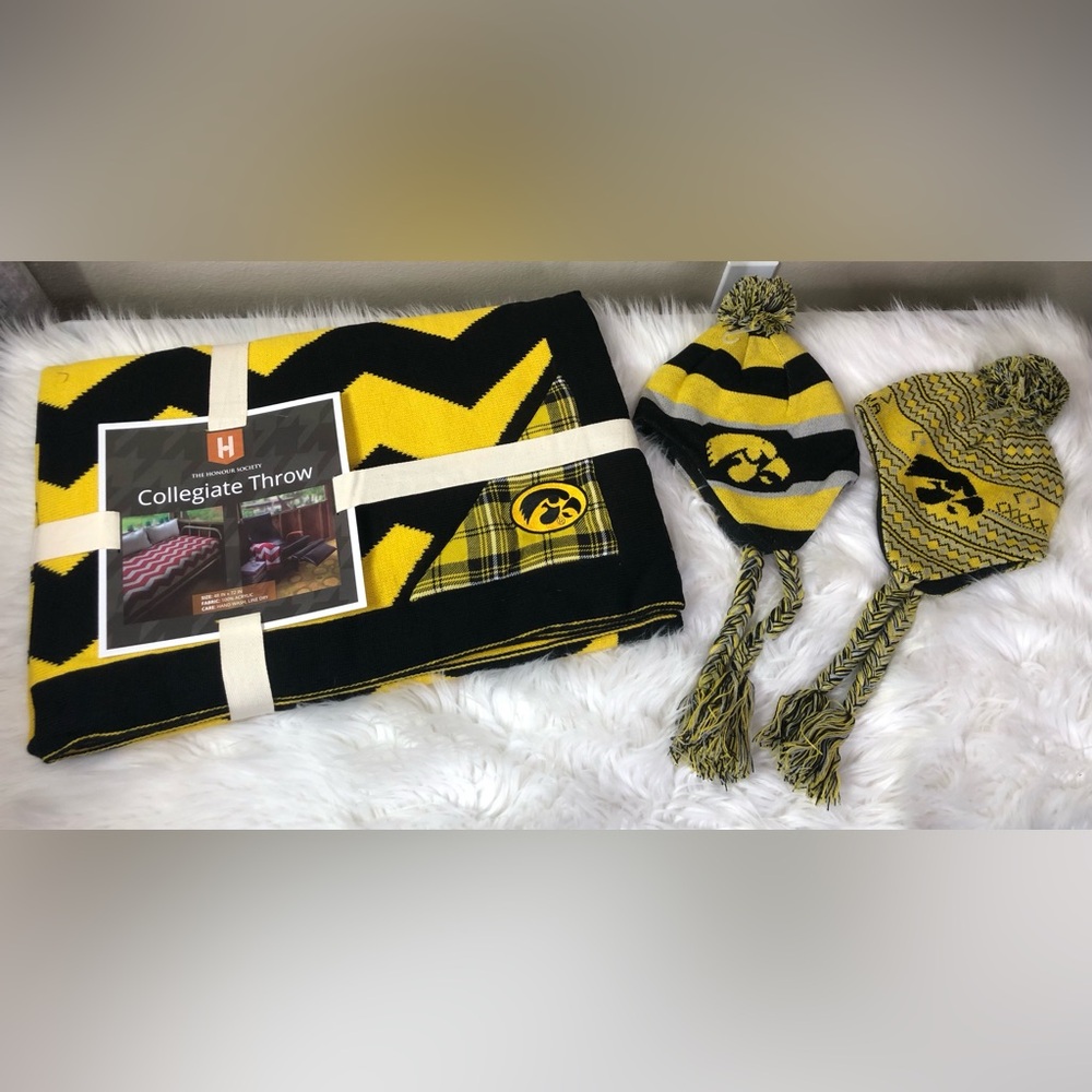 University of Iowa Hawkeyes Blanket & Two Hats